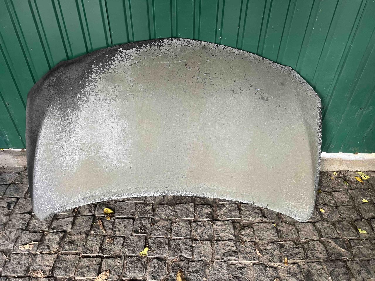 Капот Toyota Corolla E150 2007-2013рр 5330112A20 оригінал бу, метал в нормальному стані, підплавилась антигравійна плівка на капот, фото 1