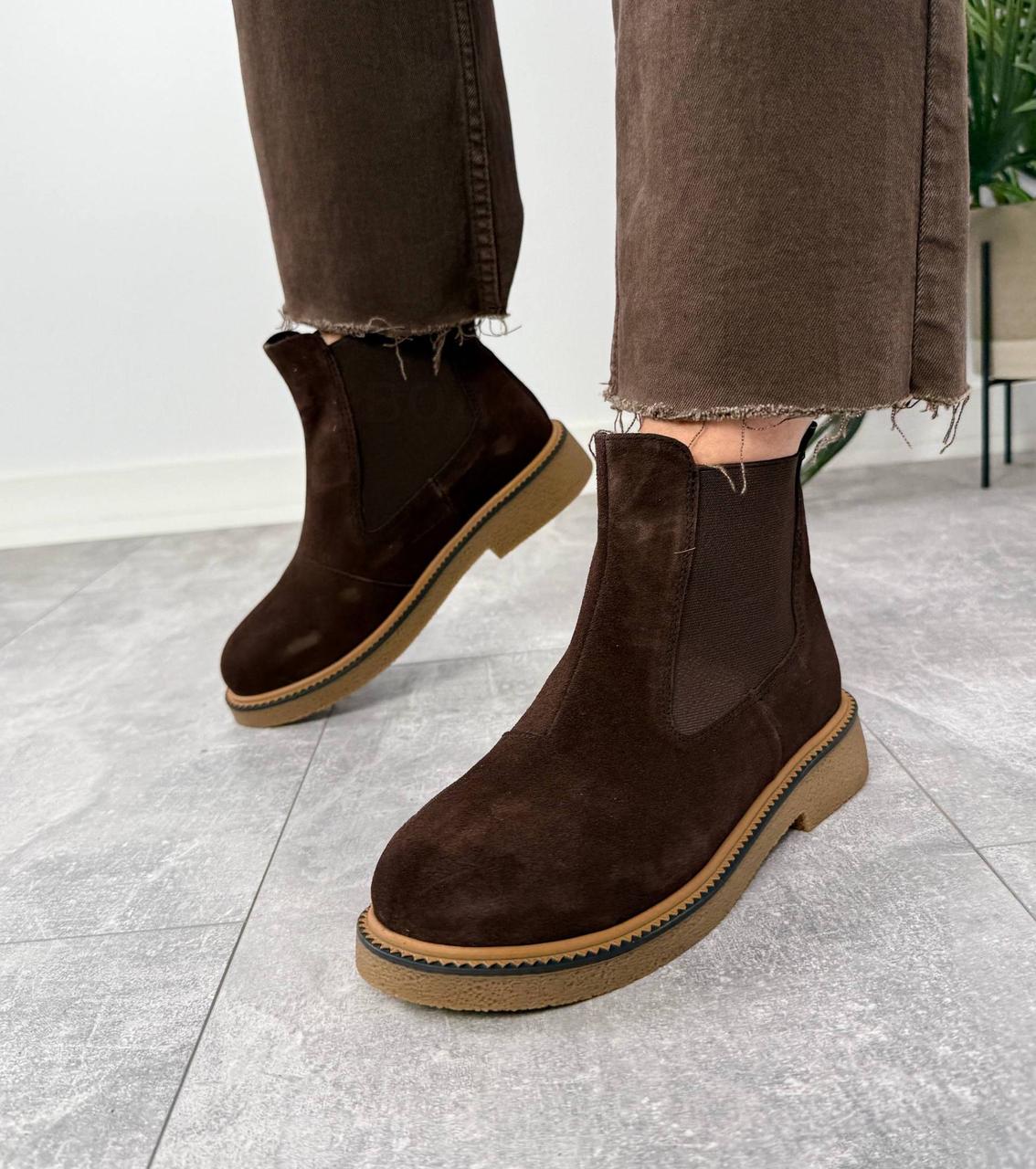 Жіночі замшеві черевики челсі зимові стильні коричневі натуральна замша