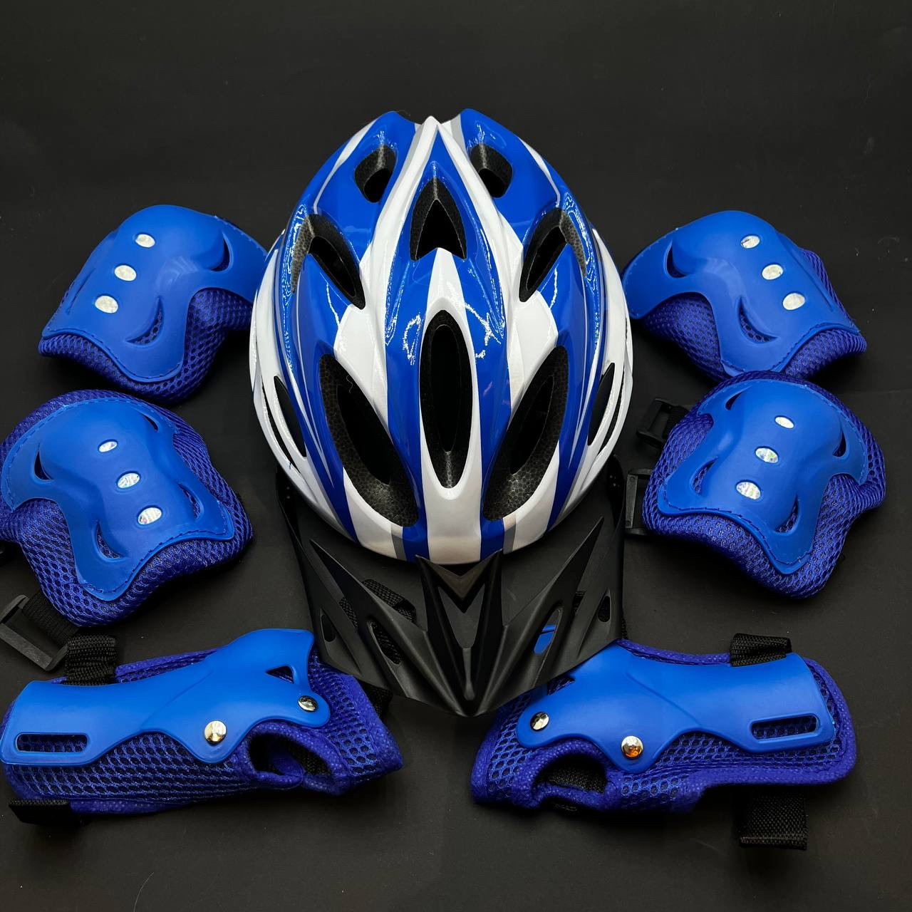 Якісний комплект захисту, шолом із козирком + наколінники, налокітники, рукавички, фото 1