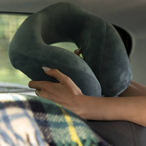 Подушки для подорожей