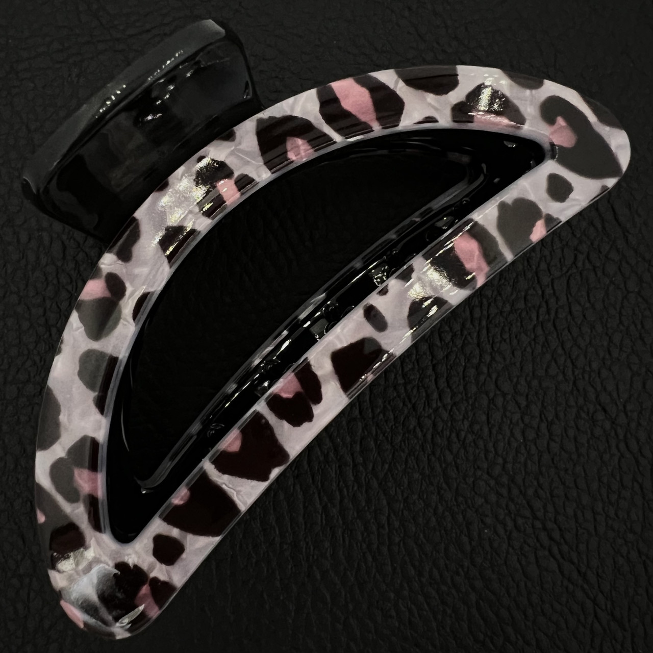 Краб для волос пластик пвх глянцевый черного фиолетового цвета с леопардовым принтом переливающийся размер 4.5х9 см