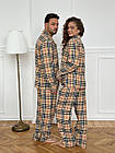 Тепла чоловіча піжама брюки та сорочка в клітку бежева Чоловічий одяг для сну та дома піжамний комплект на гудзиках, фото 7