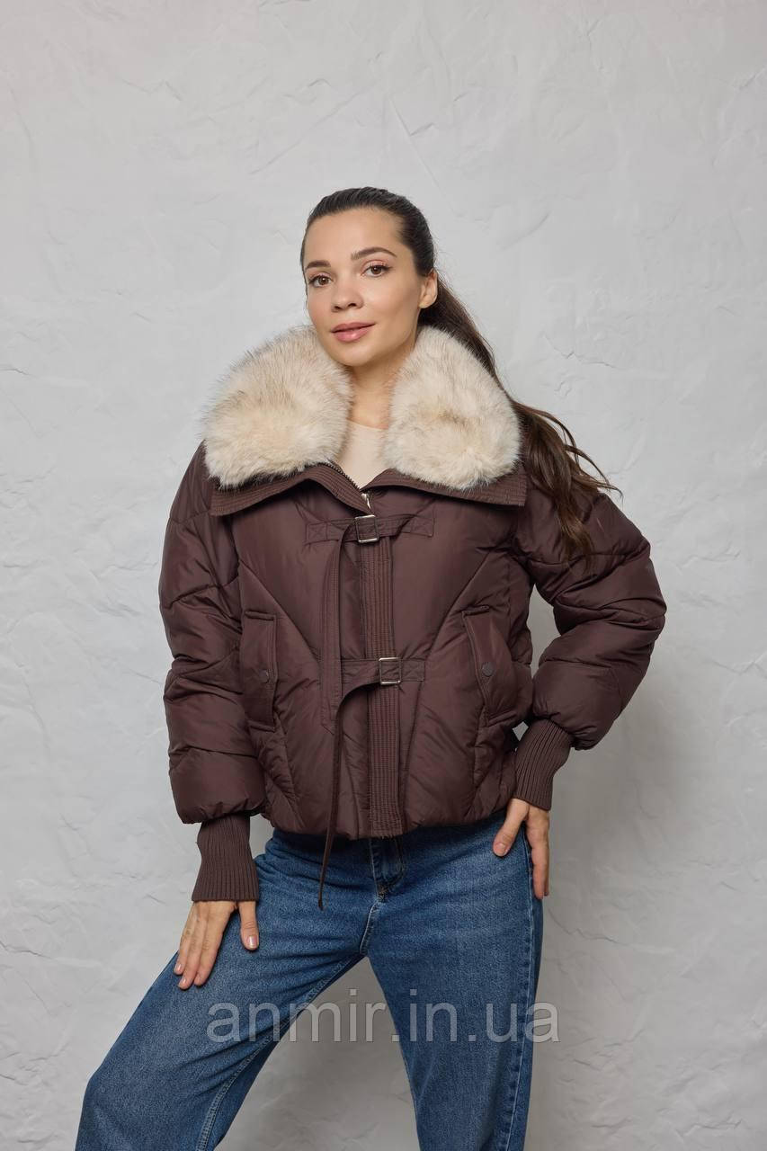 Куртка жіноча зимова коротка з хутряним коміром норма 44-48, колір коричневий