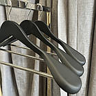 Плічка дерев'яні широкі чорного кольору з антиковзною поперечиною 45см, фото 5