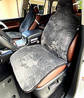 Автонакидка с подголовником из овечьей шерсти.