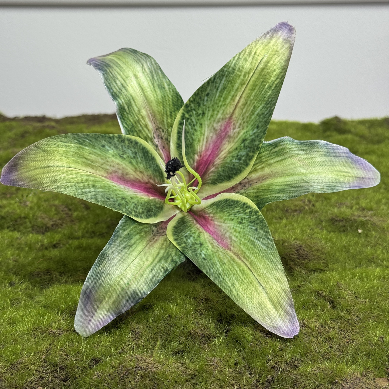 Лілія штучна зелена 3D | Д- 22 см | 24 шт. у пакованні, фото 1