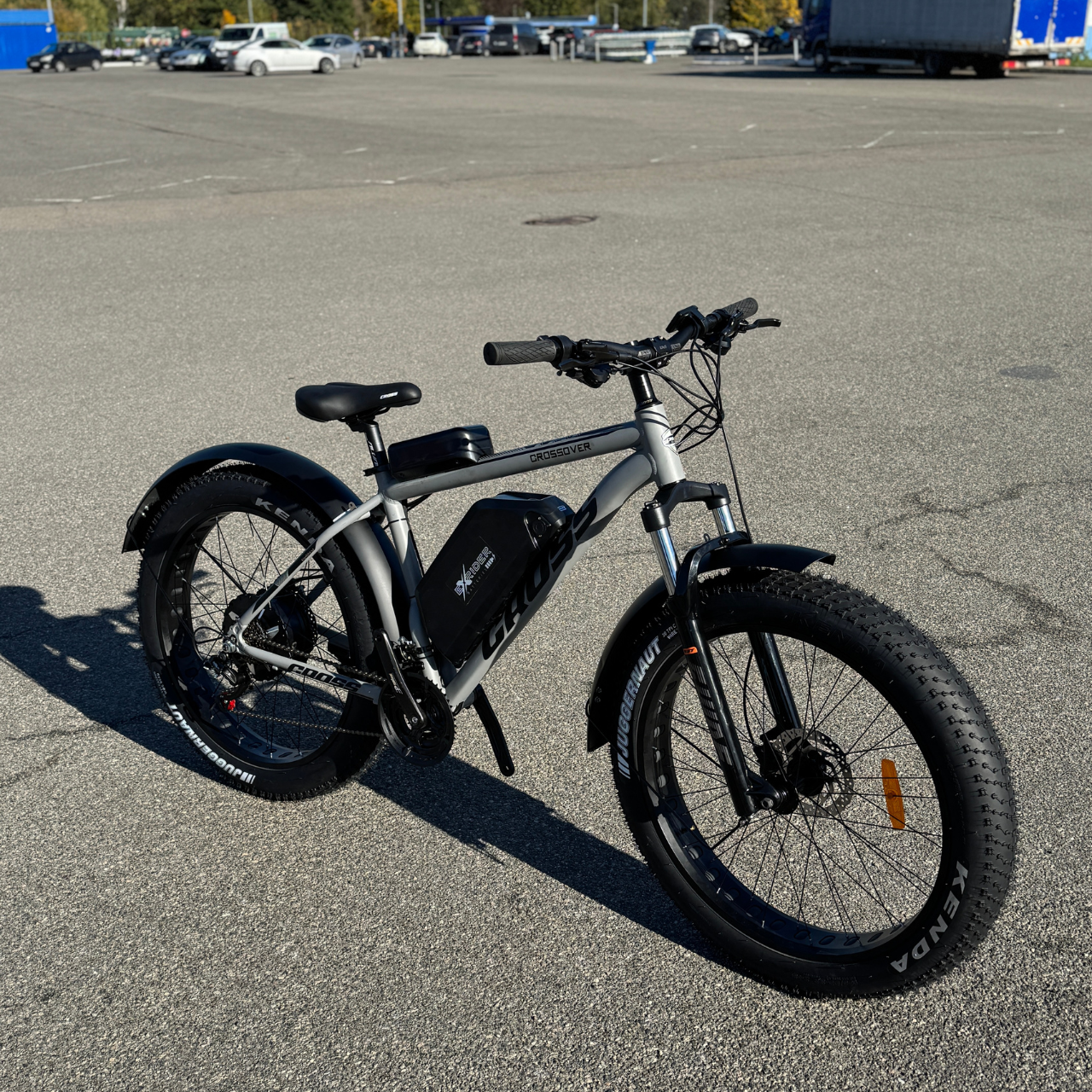 Велосипед з Е-комплектом 26*4.0" Crossover на гідравліці Shimano з вилкою RST Guide 48 В 1200Вт MXUS 15 Ah/ до 45 км запас