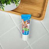 Зубна паста Brush-Baby Зайчик, 12 мл – для дітей від 0 до 3 років, з фтором 1000, смак яблучна м’ята