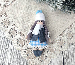 Іграшка на ялинку "Дівчинка в синьому пальто"