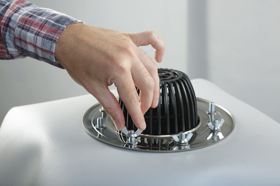 Покрівельна воронка DN110, Н100мм з листоуловлювачем, з притискним фланцем, з системою обігріву і ПВХ-фартухом, фото 1