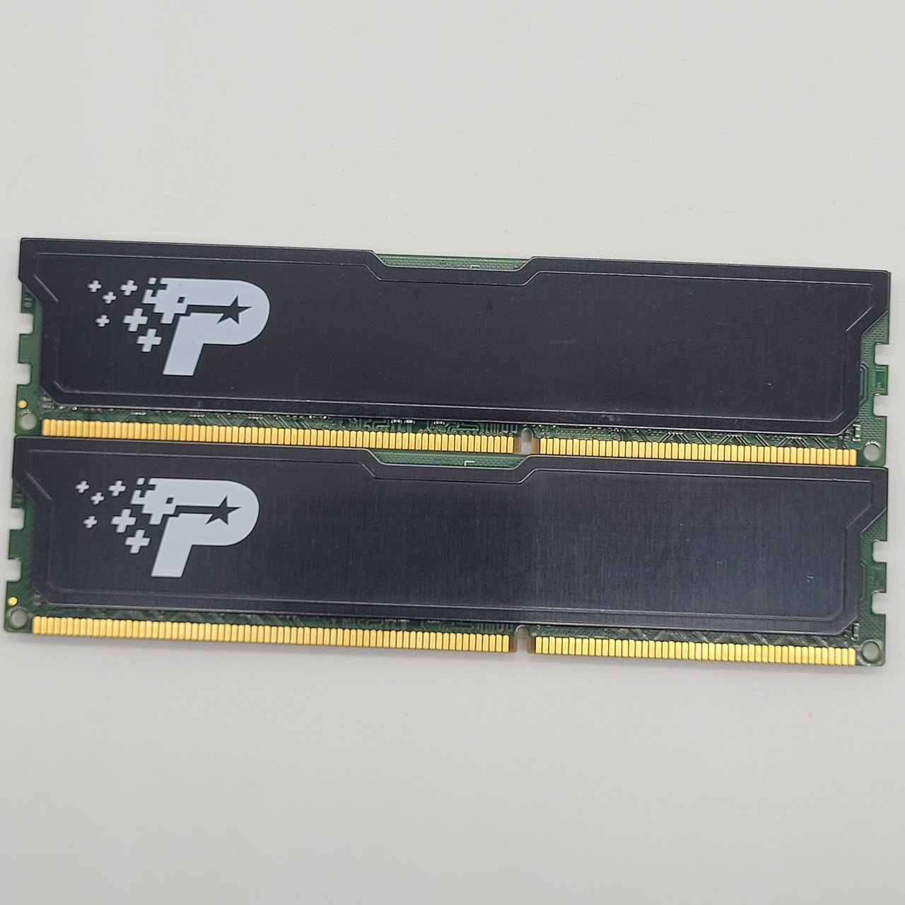 Пара оперативної пам'яті Patriot DDR3 16Gb (2x8Gb) 1600MHz 12800U 2R8 CL11 (PSD316G1600KH) Б/В