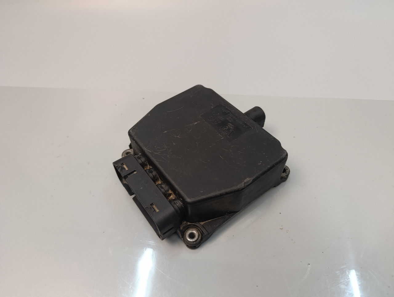 Skoda Fabia 2 Блок магнітних клапанів 6Q0906625E