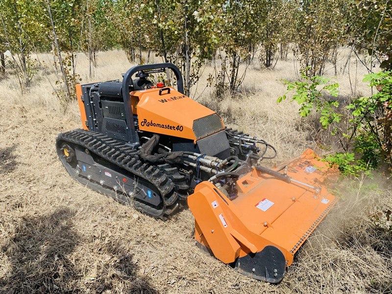 Самохідна багатофункціональна газонокосарка Robomaster 40