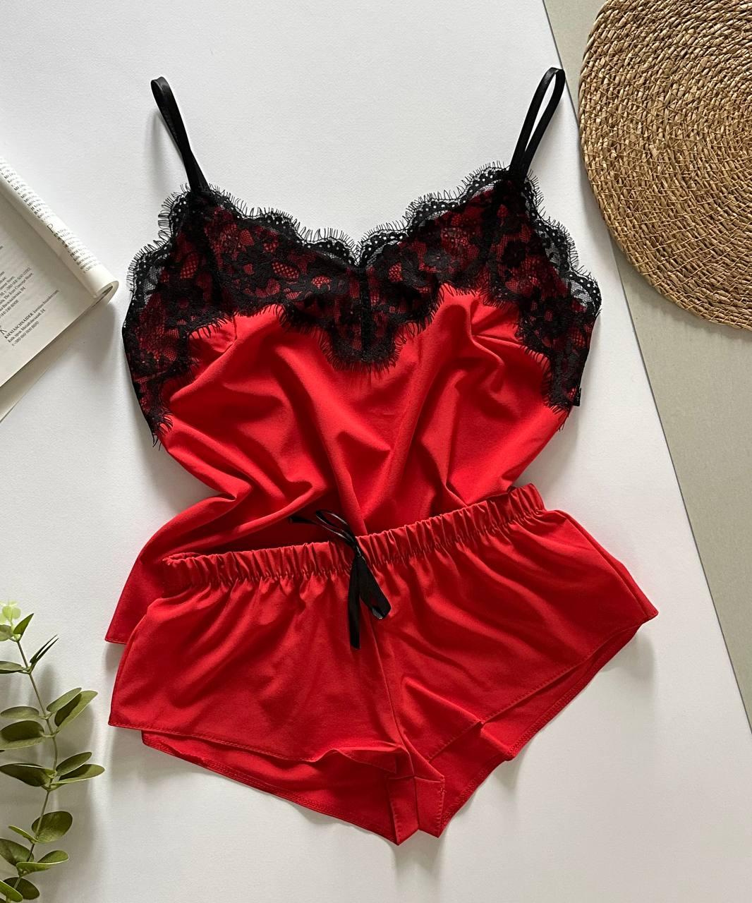 Червона піжама майка з мереживом і шортики