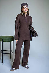 Жіночий в’язаний костюм подовжений светр oversize із коміром на блискавці та штани — стиль Осінь/Зима 2025
