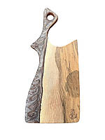 Дошка для нарізання з елементом епоксидної смоли коричневого кольору