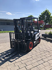 Дизельний вилковий навантажувач Bobcat D30NX