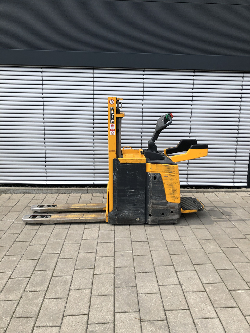 Штабелер електричний Jungheinrich ERD 220, фото 1