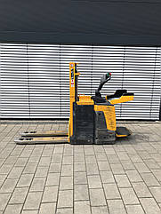 Штабелер електричний Jungheinrich ERD 220