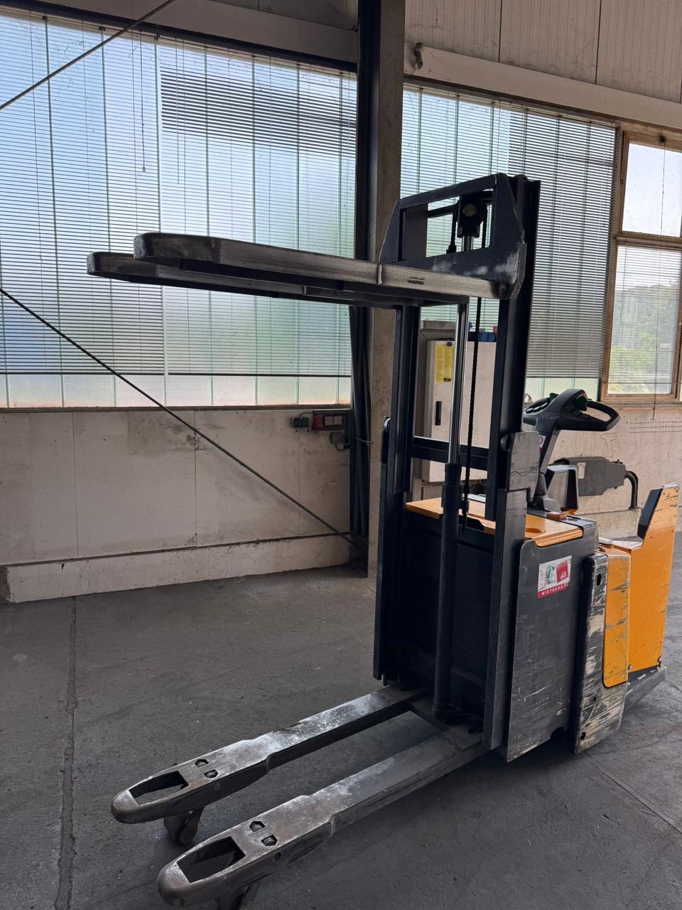 Штабелер електричний Jungheinrich ERD 220, фото 1