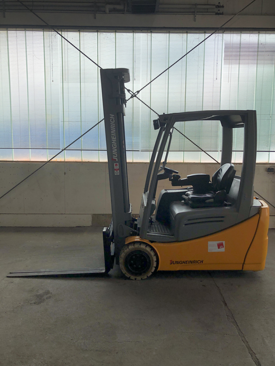 Електричний вилковий навантажувач Jungheinrich EFG220 GE115-400ZT, фото 1
