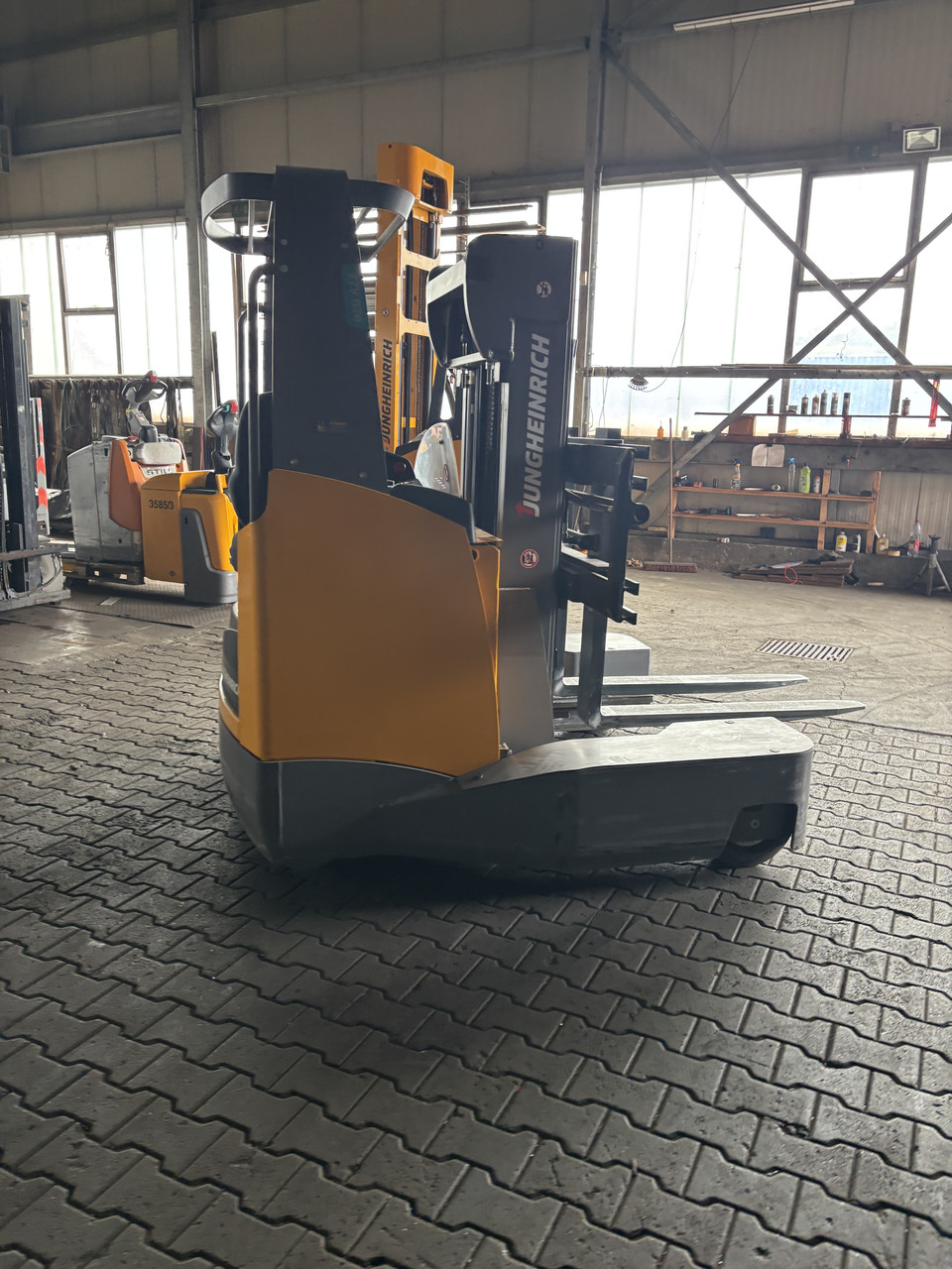 Чотиристоронній річтрак Jungheinrich ETV-Q 20, фото 1