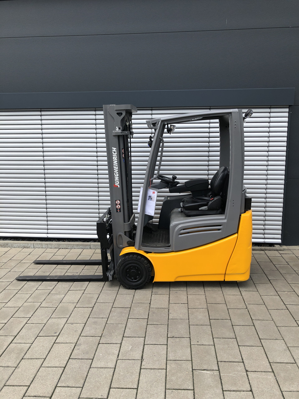 Електричний вилковий навантажувач Jungheinrich EFG 215, фото 1