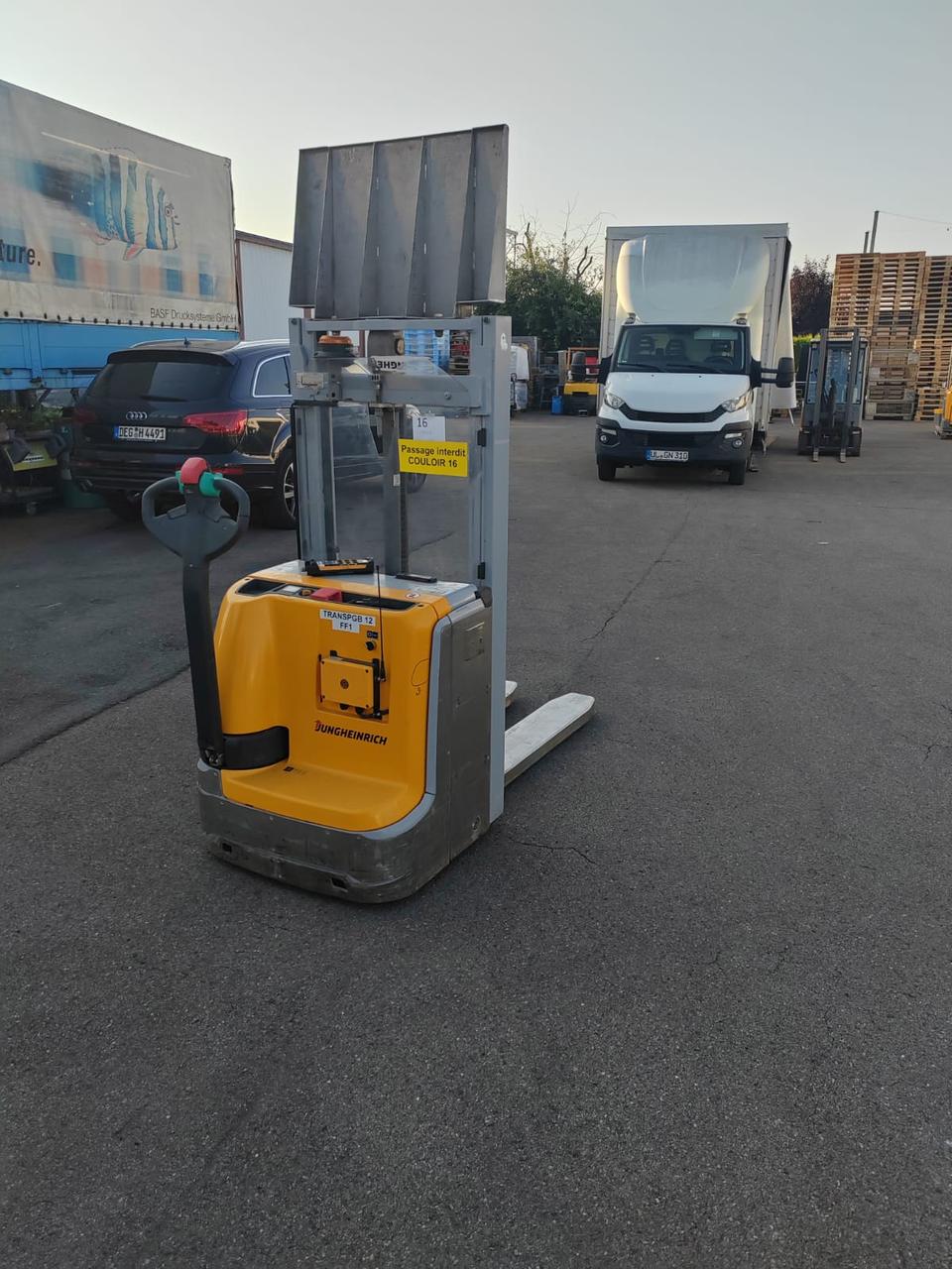 Штабелер електричний Jungheinrich EJC 112z, фото 1