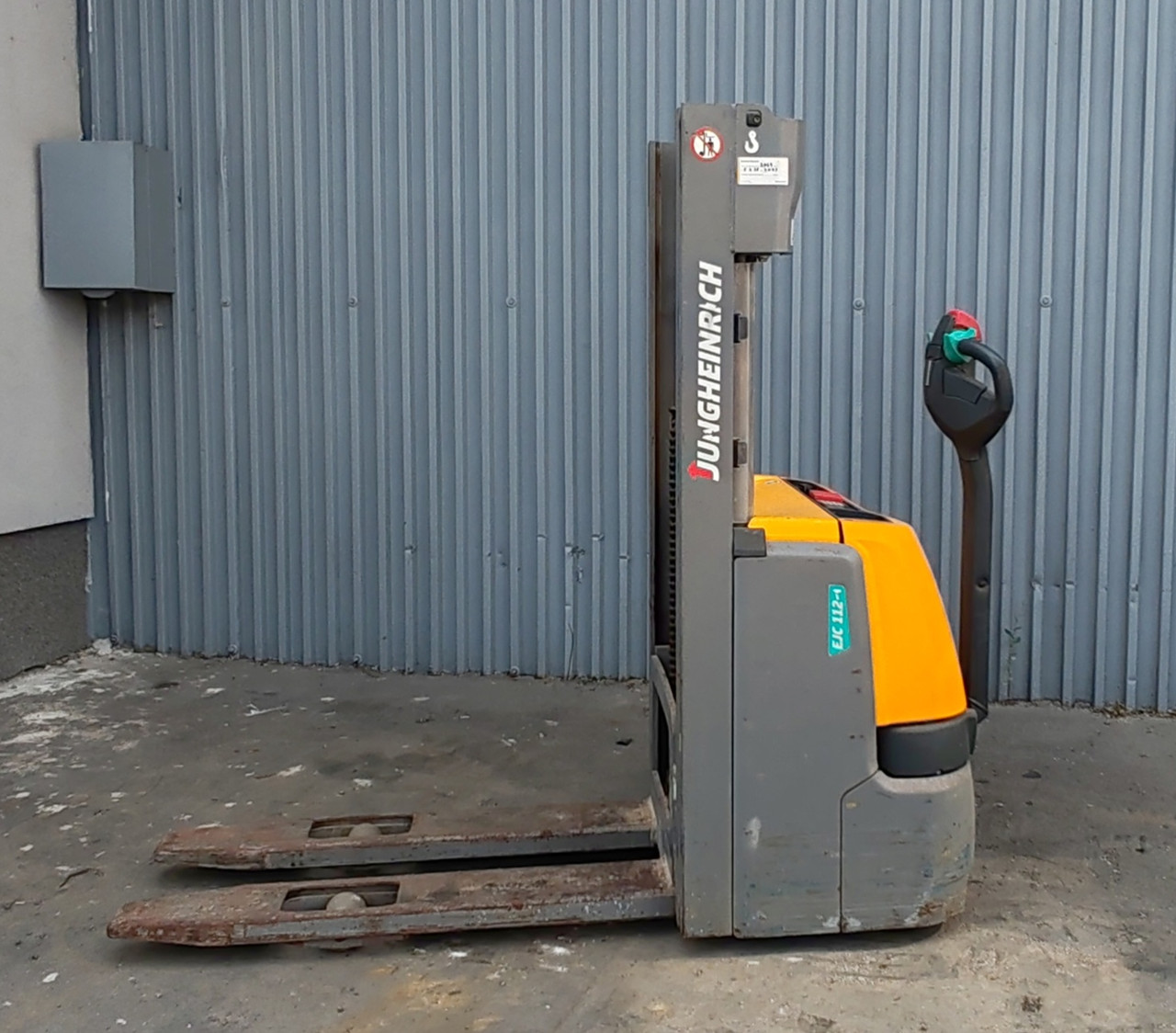 Штабелер електричний Jungheinrich EJC 112 2.5m/ flee lift/ 2105mh/ 2017y, фото 1
