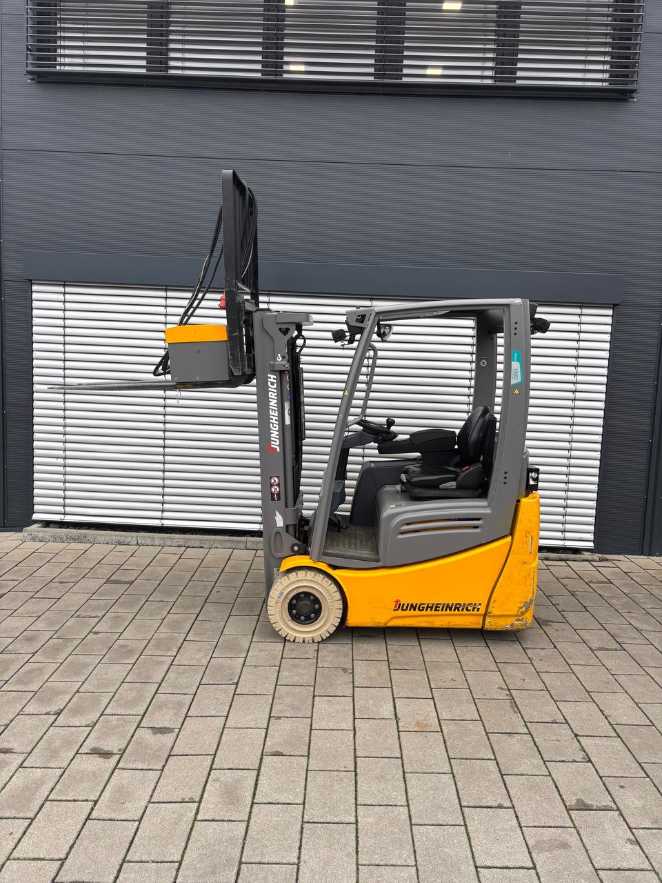 Електричний вилковий навантажувач Jungheinrich EFG 215, фото 1