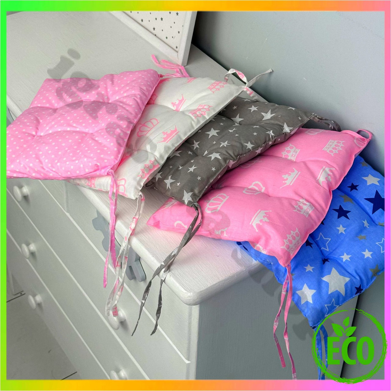 Подушка для дитячого стільця м'яка затишна з малюнками бавовняна антиалергенна зручна для малюків 23х28 см. Україна, фото 1