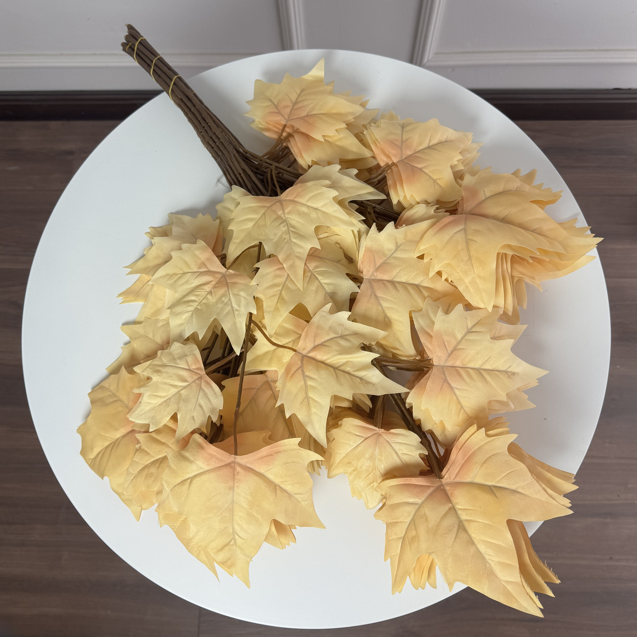 Штучна гілка листя клена Преміум класу ванільна, 12 шт. Штучні листи для декору, Листя для декору, Висота 70 см, фото 1