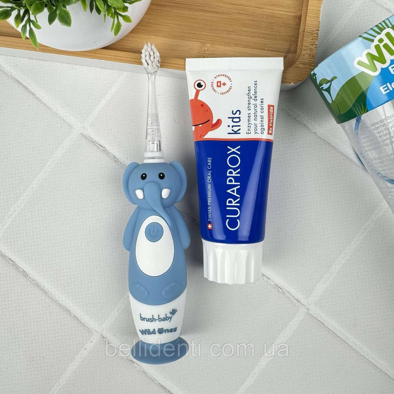Набір Brush-Baby WildOnes Sonic Curaprox від 0 до 2 років (щітка слоник Evie + паста 60 мл без фтору)