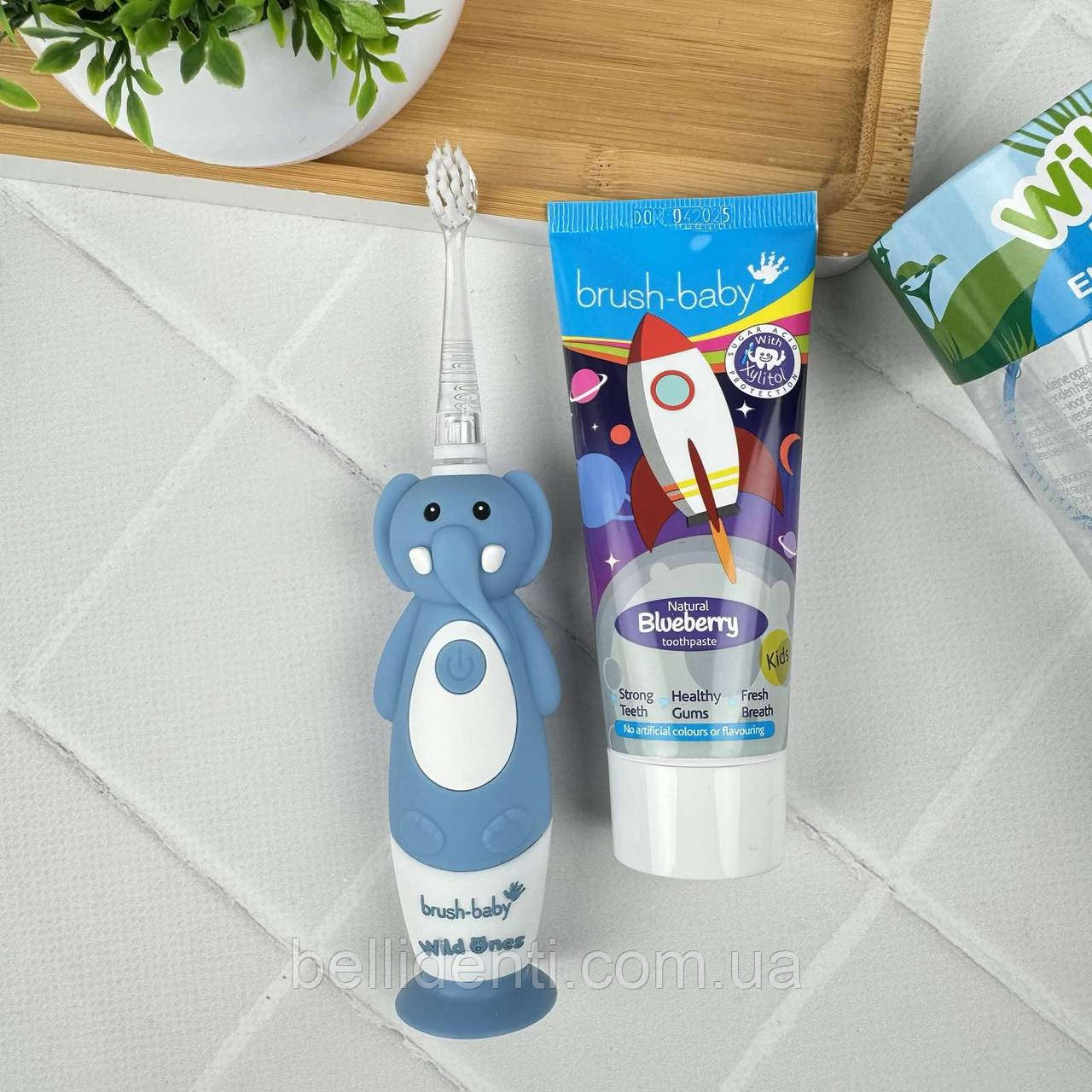 Набір від 3 до 10 років (щітка Brush Baby WildOnes Sonic, слоник і паста Brush-Baby 50 мл, ракета)