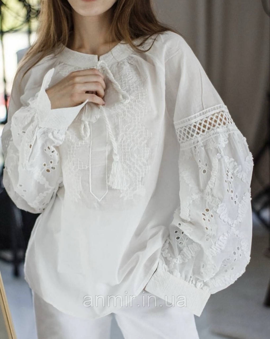 Блузка-вишиванка жіноча рукав на манжеті котон напівбатал 48-52, білого кольору