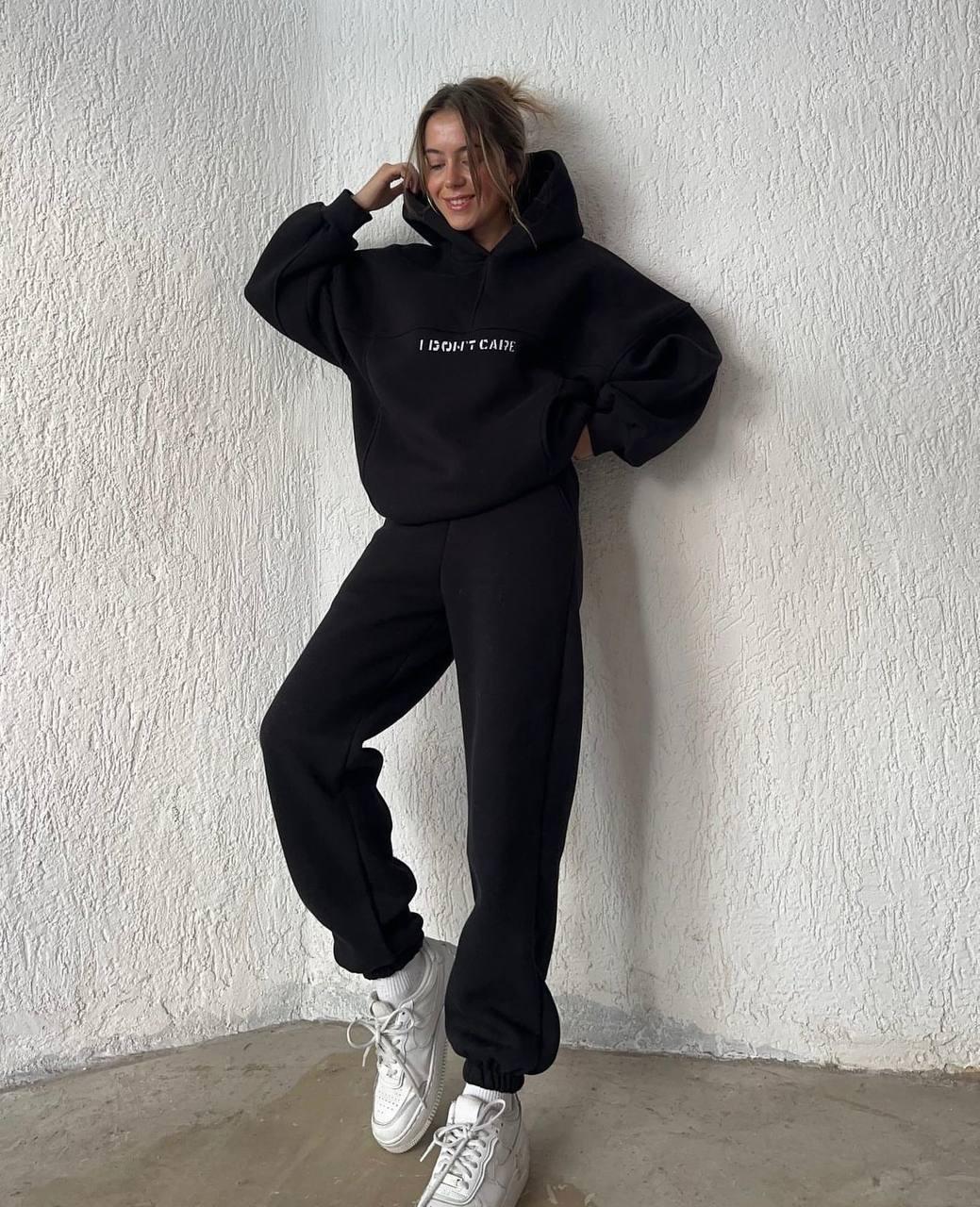 Жіночий осінній базовий теплий прогулянковий костюм I DON’T CARE двійка кофта худі штани джоггери на манжеті тринитка на флісі, фото 1