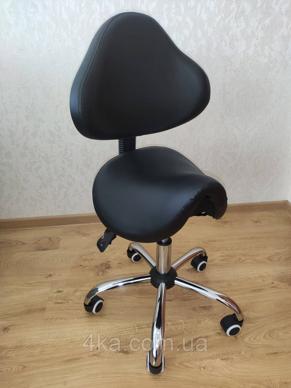 Крісло на колесах HR2005, сідло, чорне