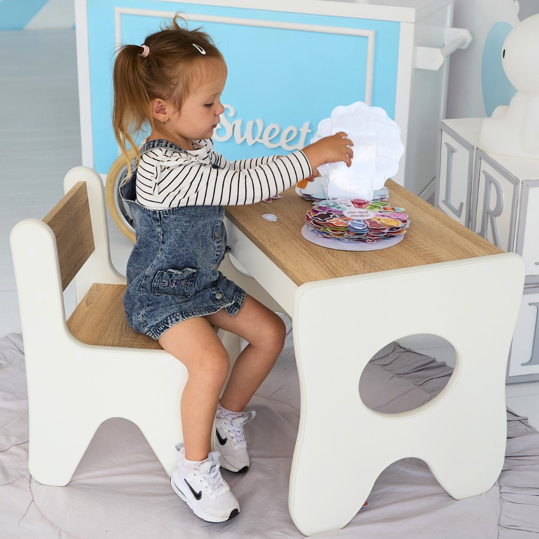 Дитячий комплект меблів столик та стільчик 70×45×51, стіл та стілець для дошкільнят, білий з деревом, фото 1