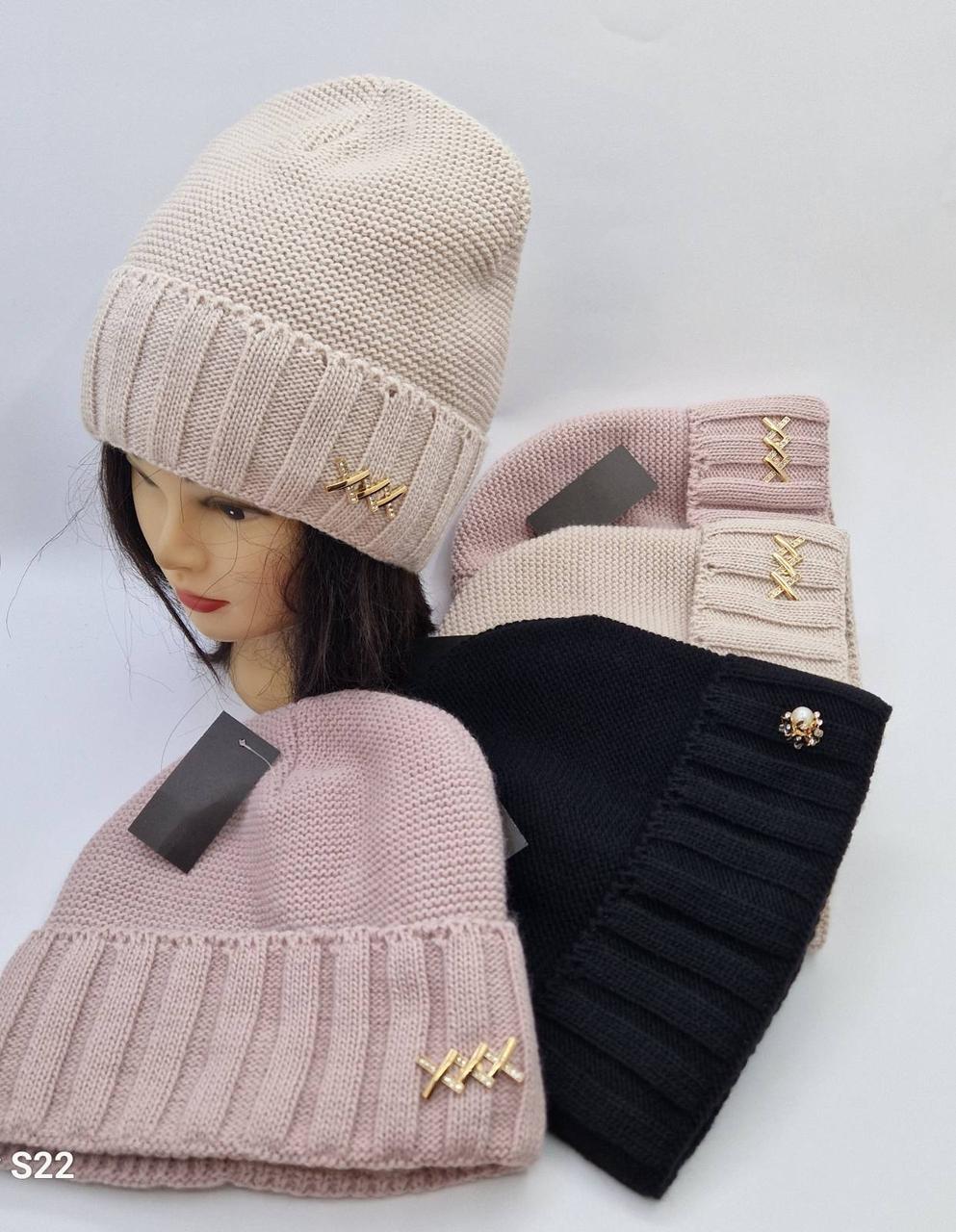 Жіночі в’язані шапки на флісі оптом