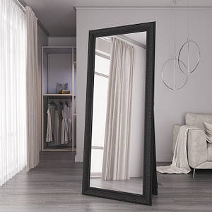 Підлогові дзеркала в багетній рамі