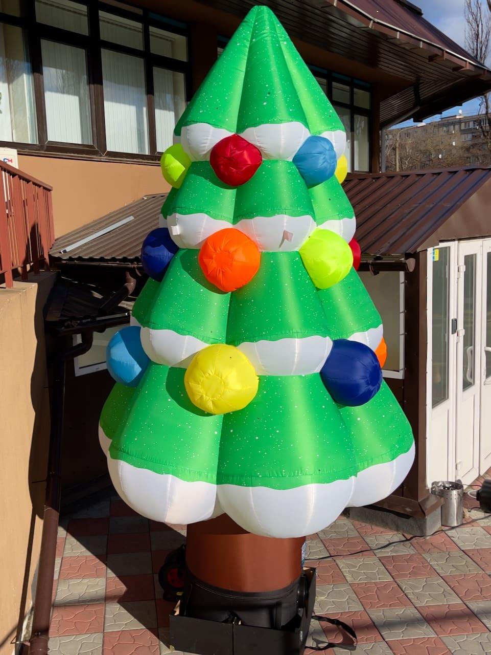 Надувна новорічна ялинка 400 см з вентилятором для святкового вуличного оформлення