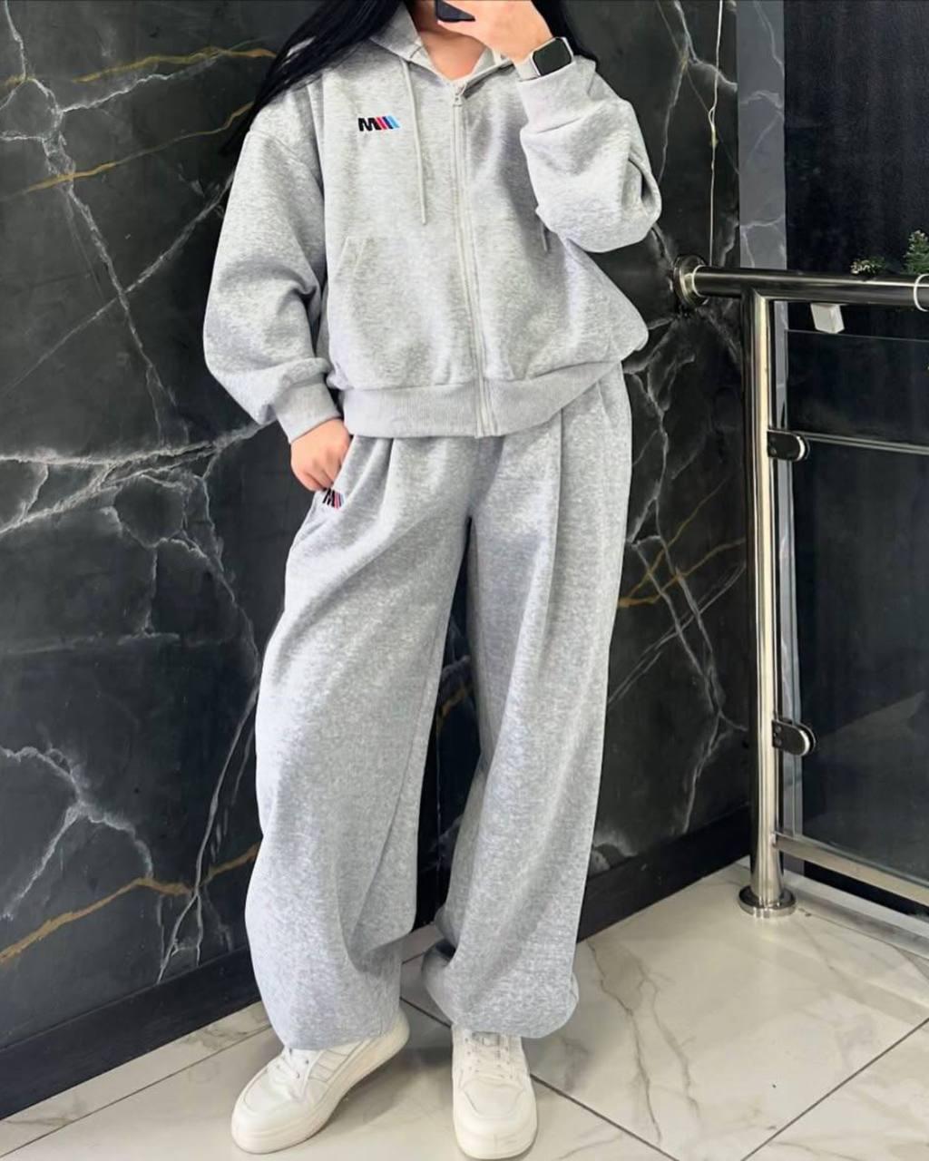 Костюм жіночий з логотипом Модель: 1456-171 Колір: чорний, сірий, синій, фото 1