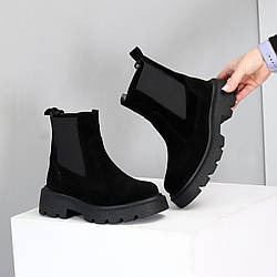 Зручні базові чорні зимові черевики челсі з еластичною вставкою