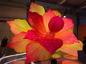 Надувна фігура квітка 7 метрів з вентилятором і підсвіткою для оформлення подій та фотозон, фото 2