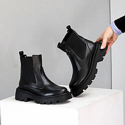 Зручні базові чорні зимові черевики челсі з еластичною вставкою