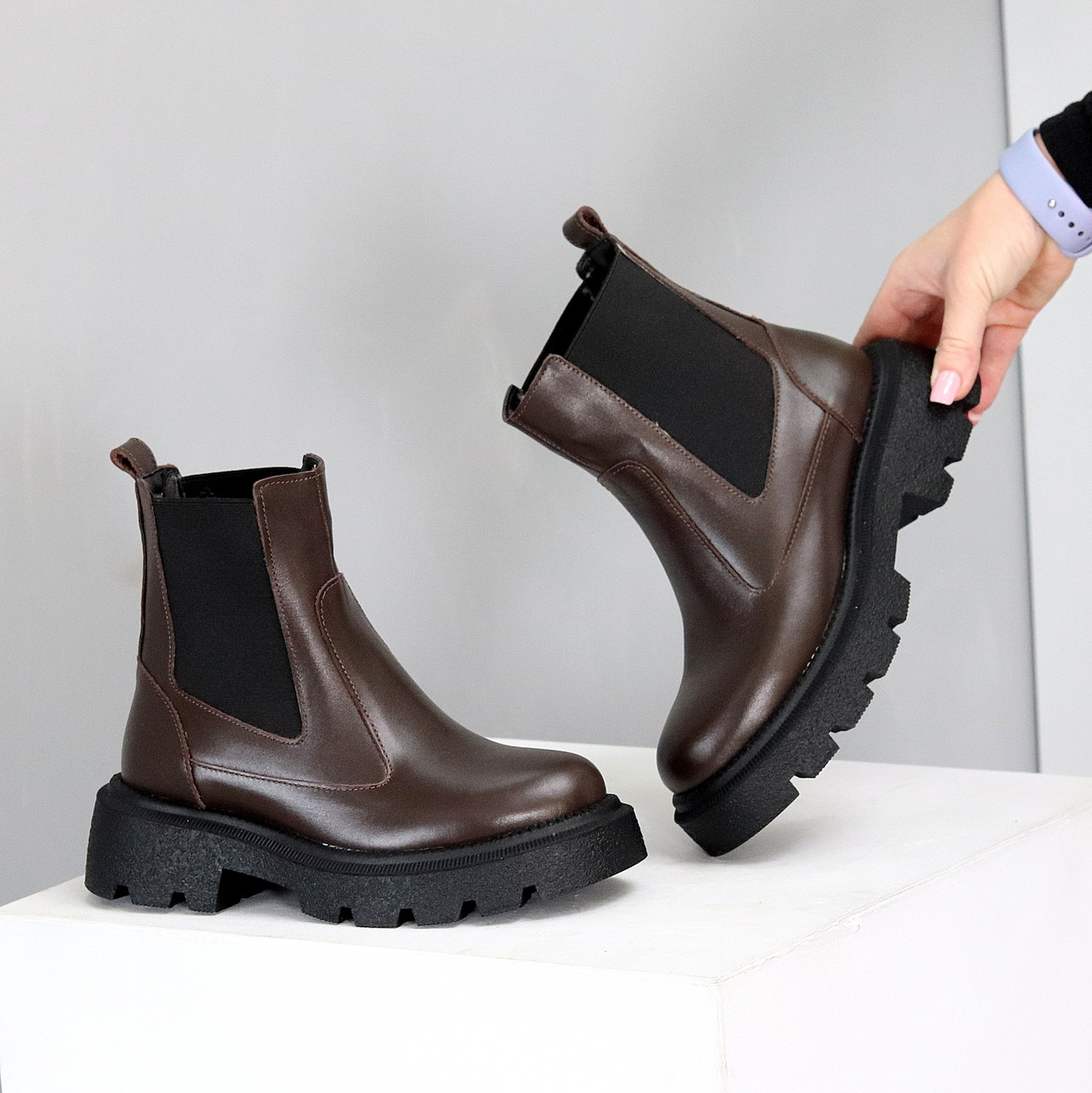 Зручні шкіряні шоколадні зимові черевики челсі з еластичною вставкою, фото 1