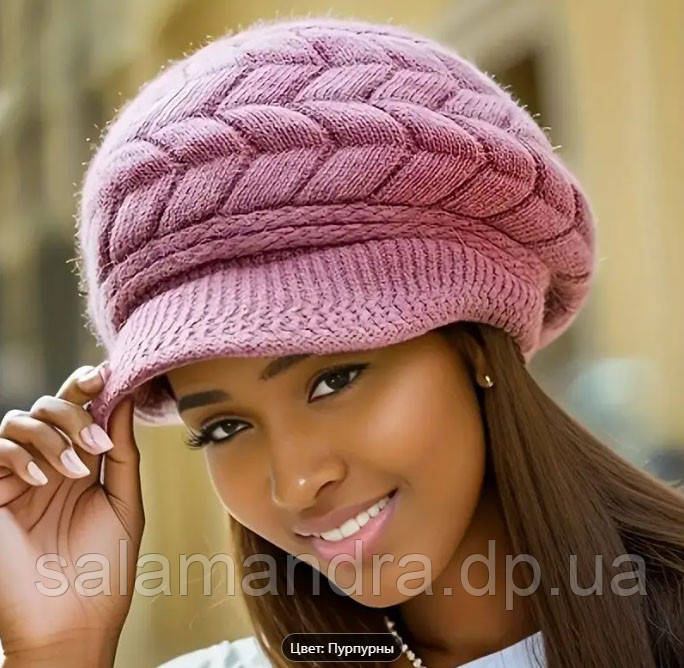 Жіночий, зимовий, в'язаний берет із козирком, фото 1