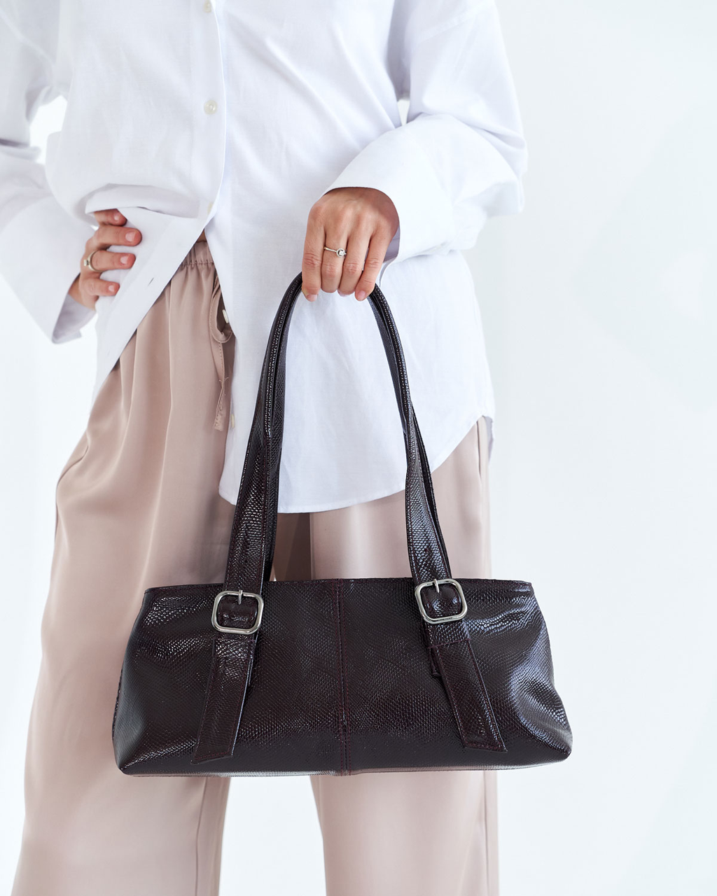 Жіноча сумка-багет Welassie з натуральної шкіри з довгими ручками бордового кольору «Амара»