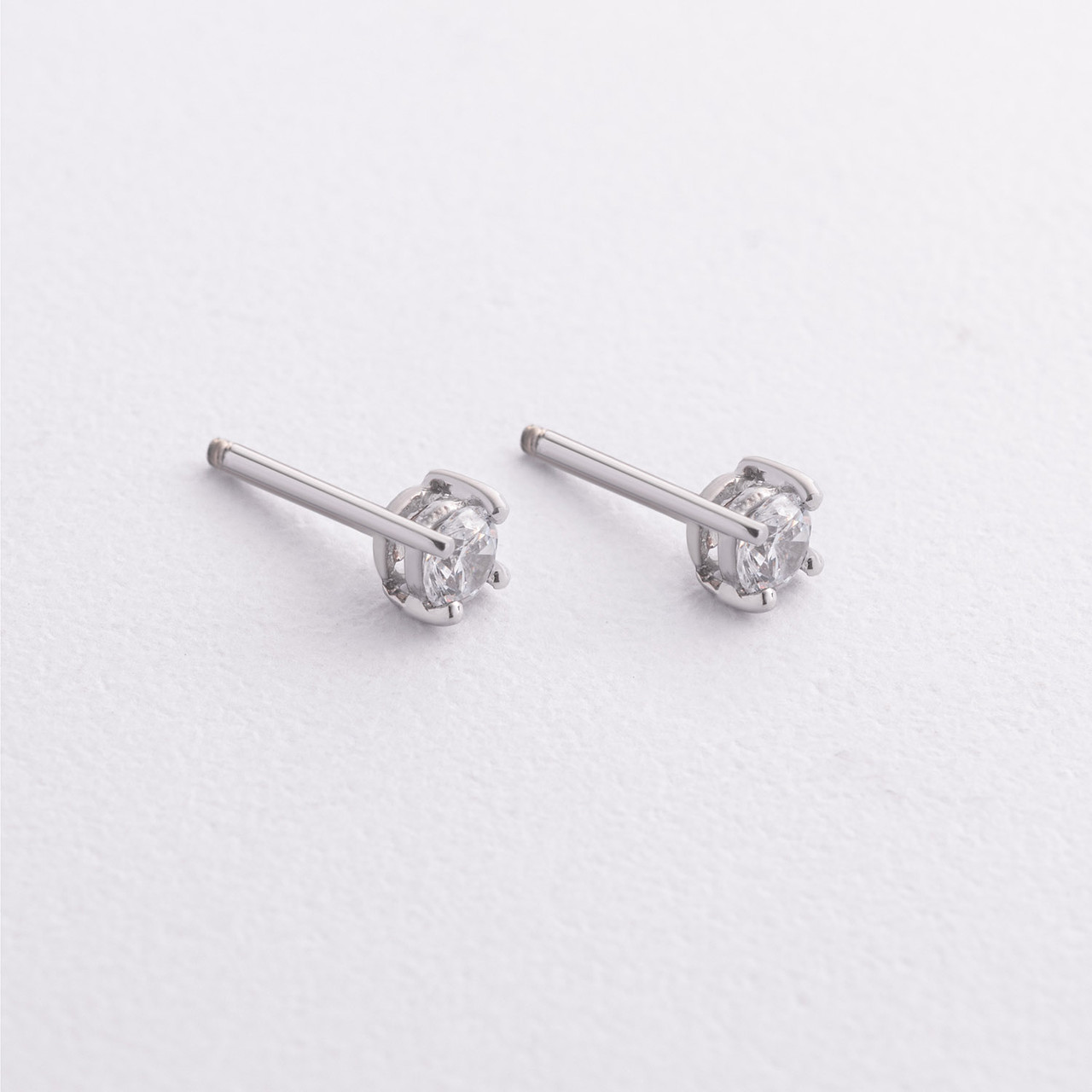 Срібні сережки — пусети з фіанітами
123331