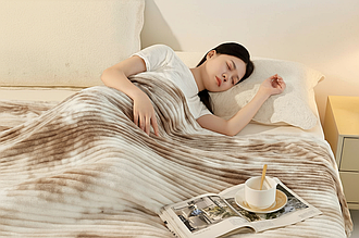 Плед флісовий полуторний "Хвиля" 160х210 см Бежево-молочний